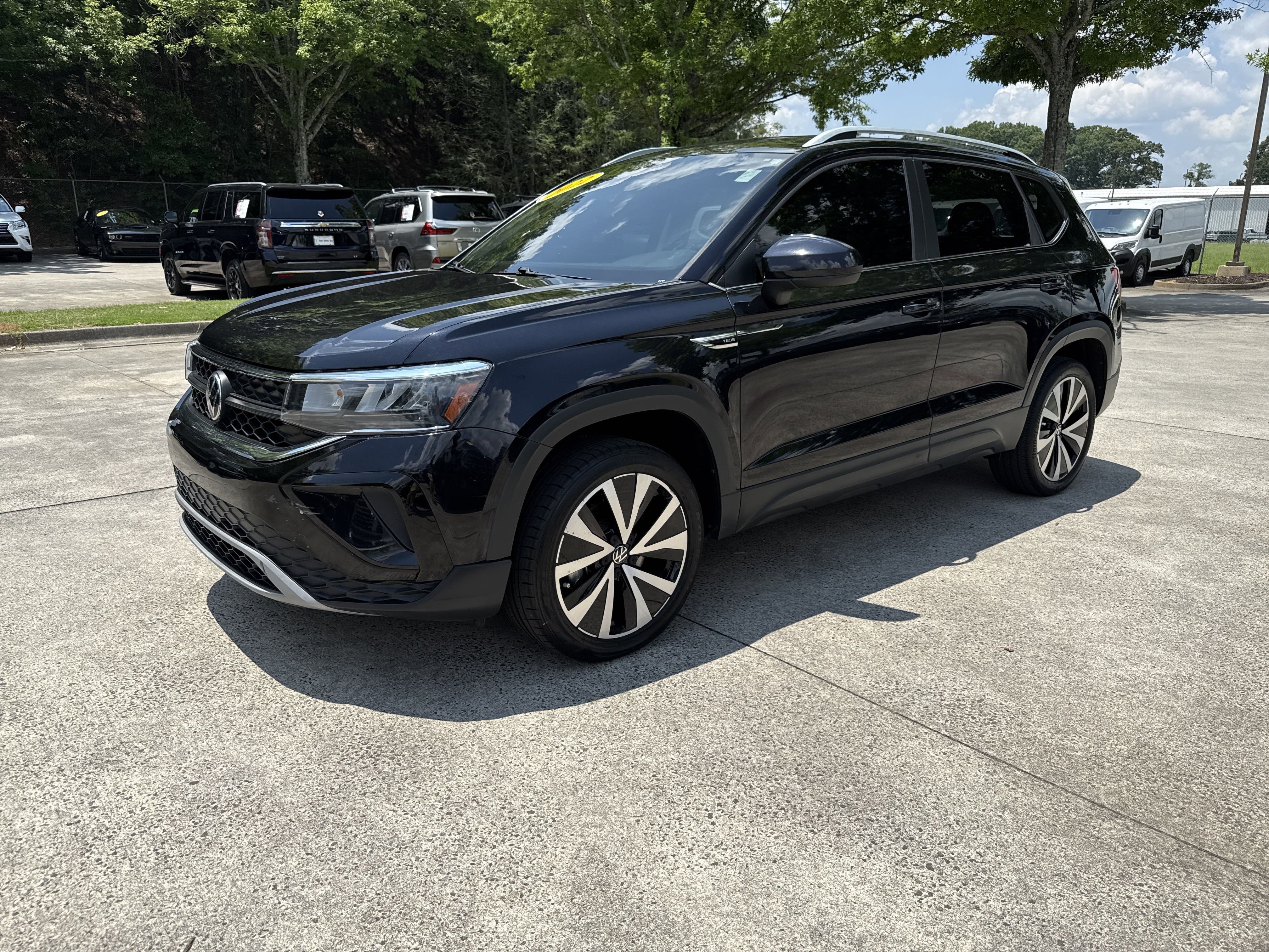 Used 2022 Volkswagen Taos SE with VIN 3VVRX7B2XNM030168 for sale in Jasper, GA