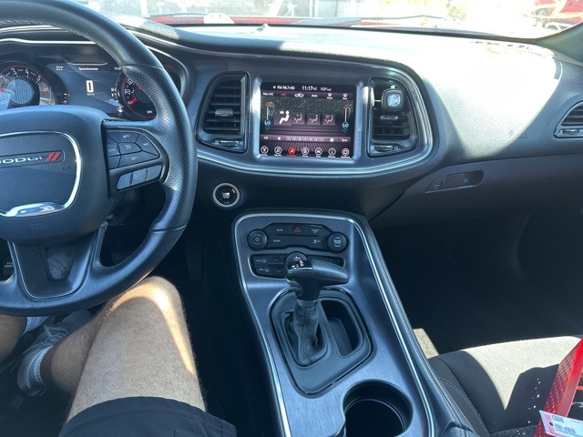 2017 Dodge Challenger SXT photo 9