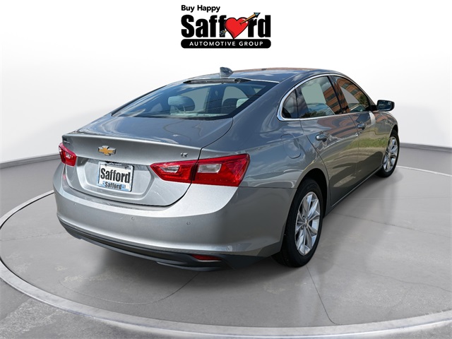 2024 Chevrolet Malibu 1LT photo 2