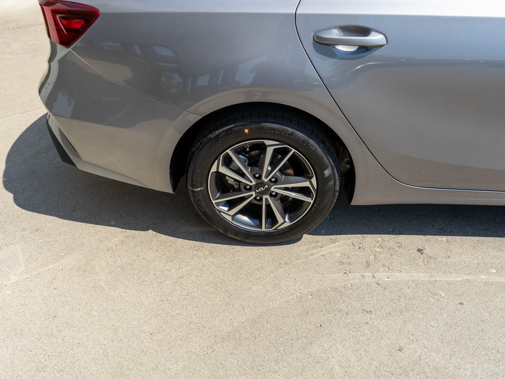 2024 Kia Forte LXS photo 28
