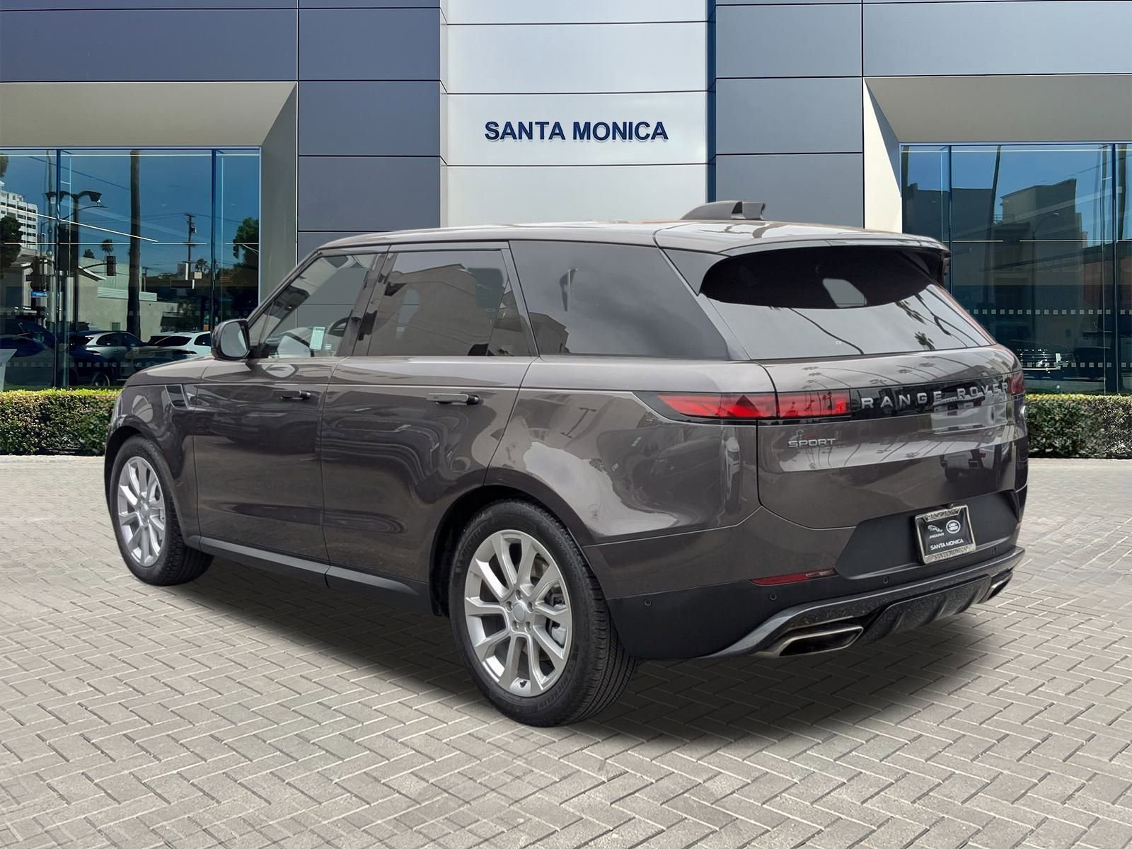 2023 Land Rover Range Rover Sport SE photo 8