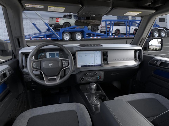 2025 Ford Bronco Base photo 7