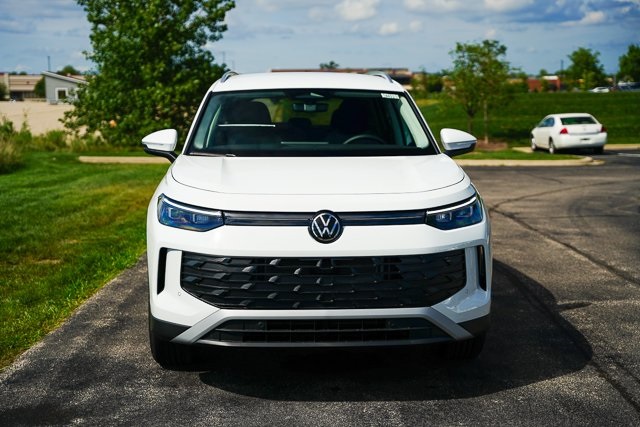 2025 Volkswagen Tiguan S photo 3