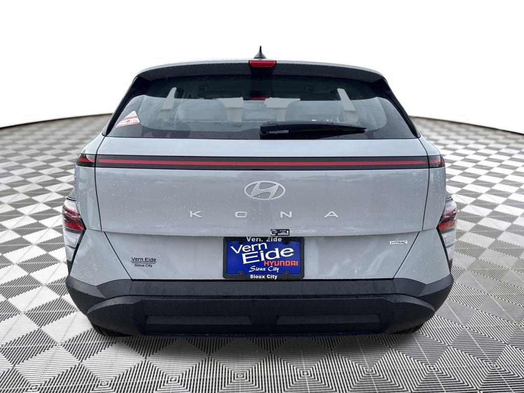 2026 Hyundai Kona SE photo 4