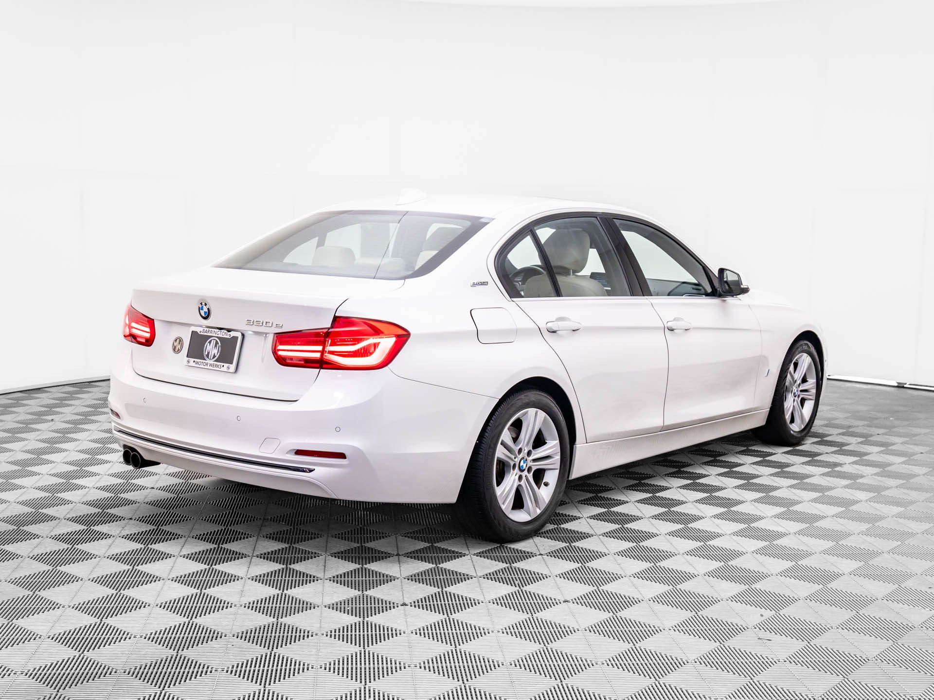 2017 Bmw 330e 3-Series photo 4