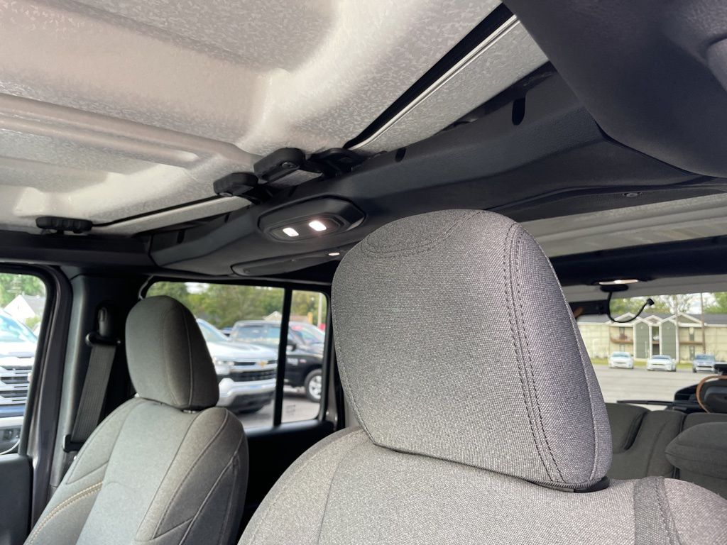 2024 Jeep Wrangler Sport S photo 13