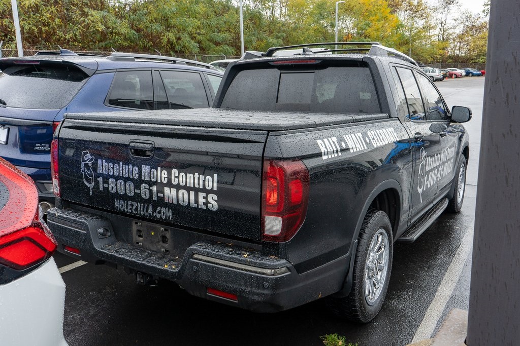 2017 Honda Ridgeline Black Edition photo 4