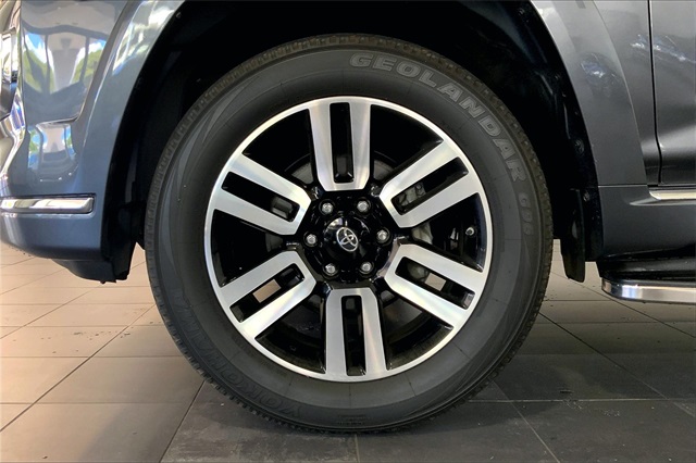 2020 Toyota 4Runner Limited 4WD photo 8