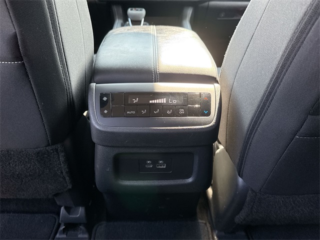 2024 Nissan Pathfinder SV photo 21