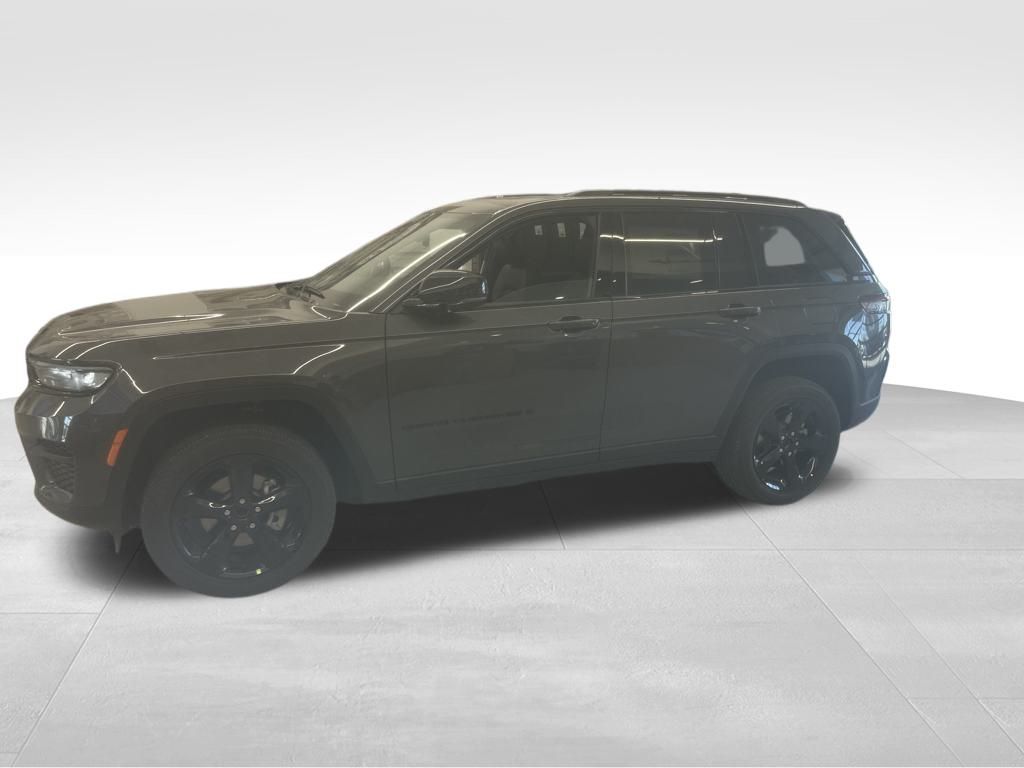 2025 Jeep Grand Cherokee Altitude X photo 3