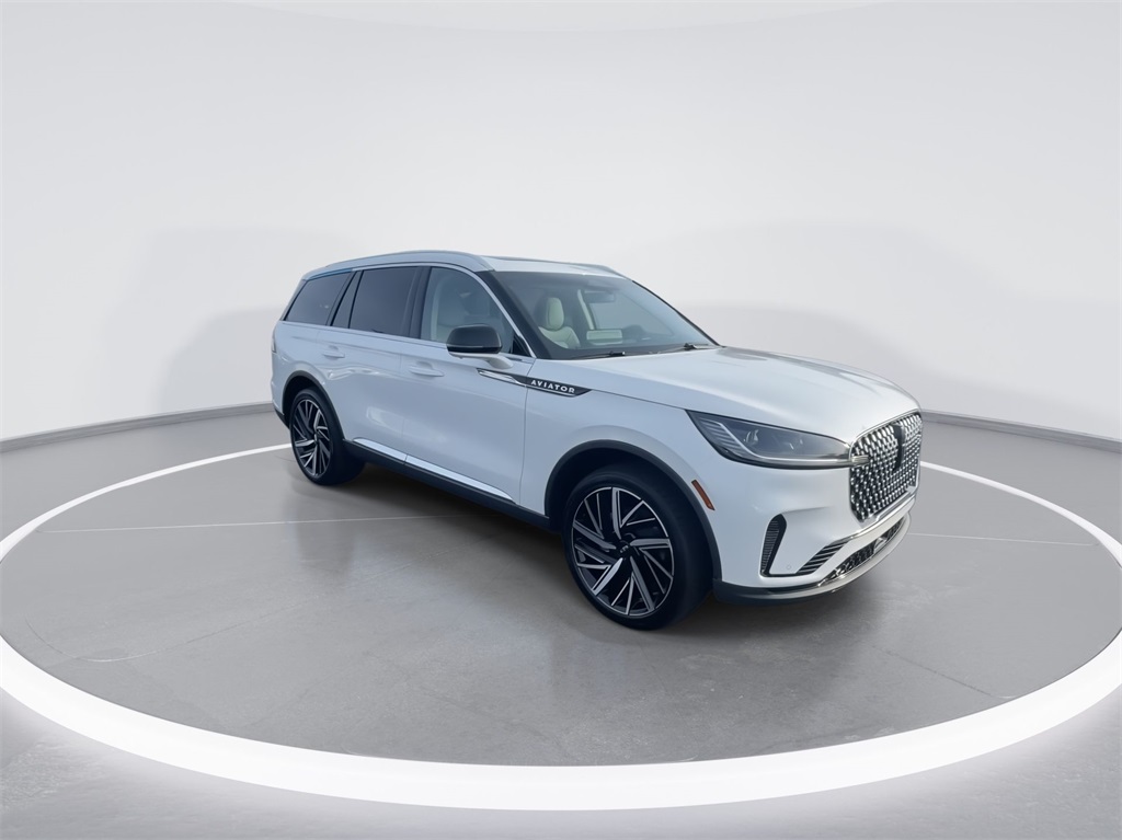 2025 Lincoln Aviator Reserve photo 2