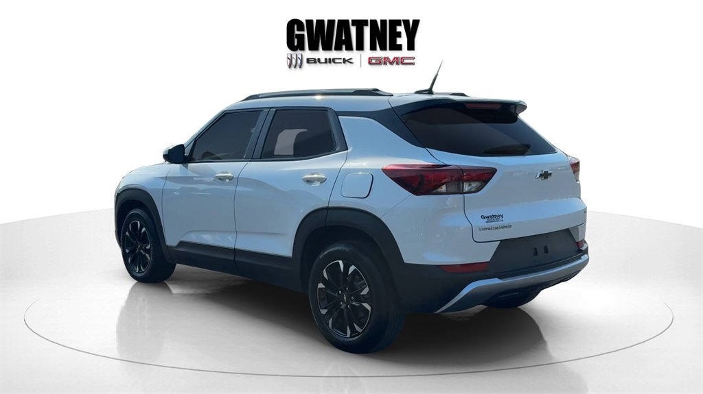 2023 Chevrolet Trailblazer LT photo 2