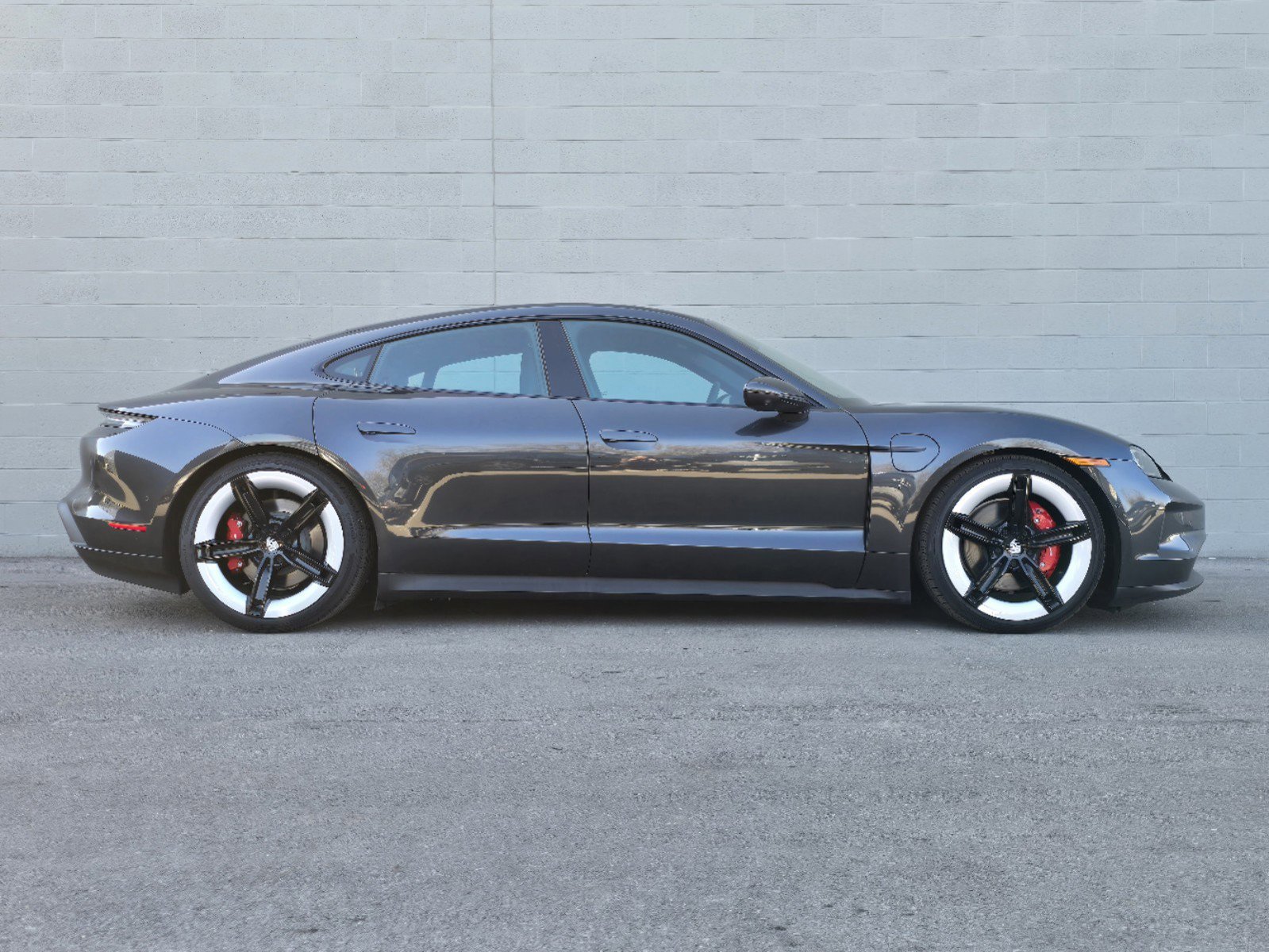 2025 Porsche Taycan 4S photo 7