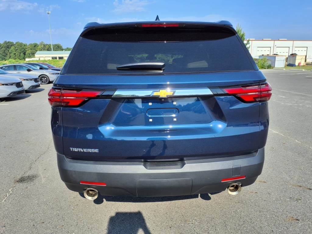 2023 Chevrolet Traverse LS photo 4