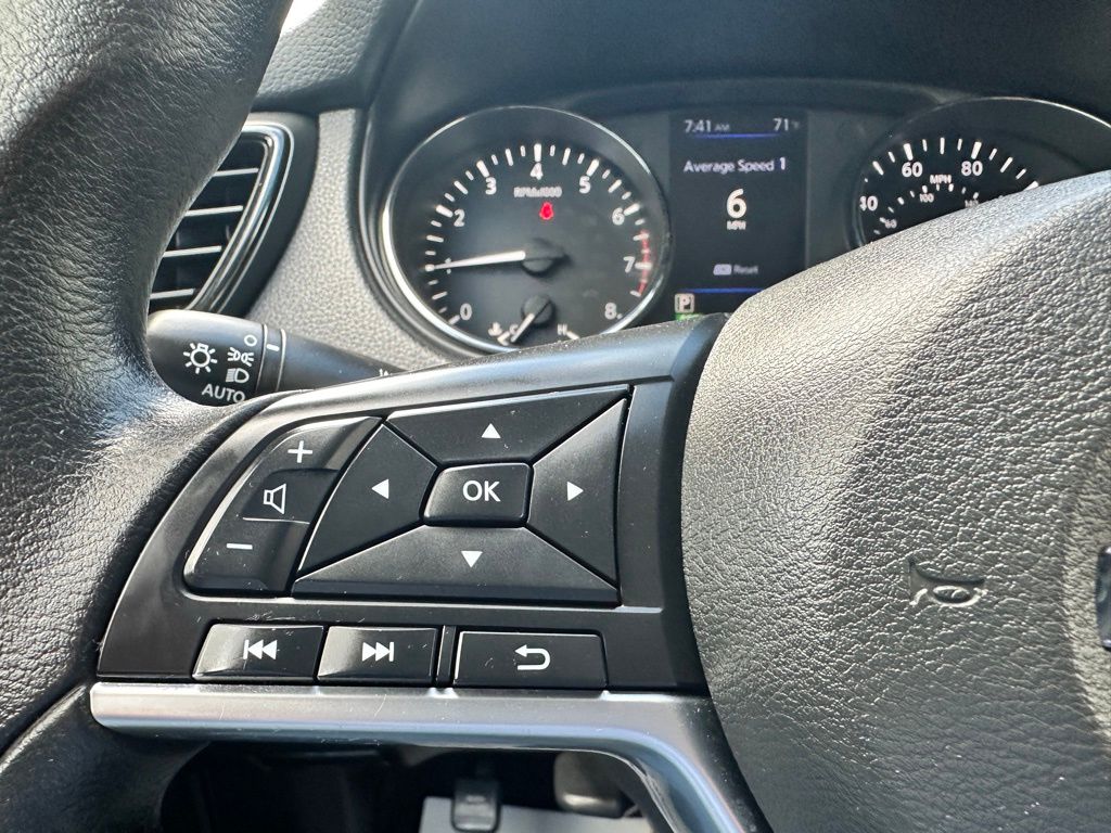 2019 Nissan Rogue S AWD photo 16