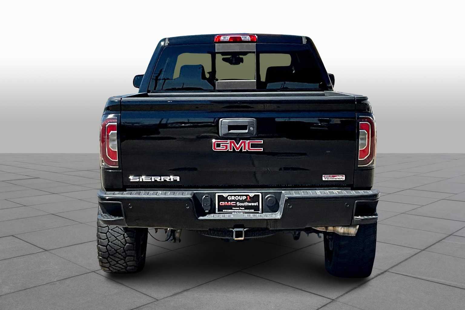 2017 Gmc Sierra 1500 SLT photo 4