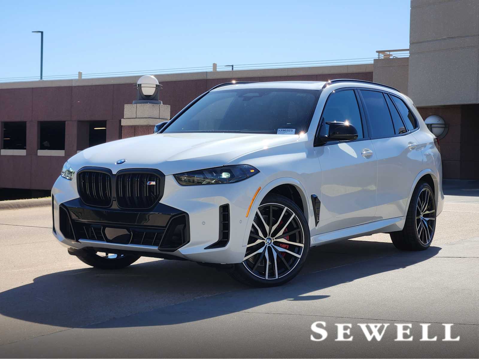 2026 BMW X5 M60i's photo