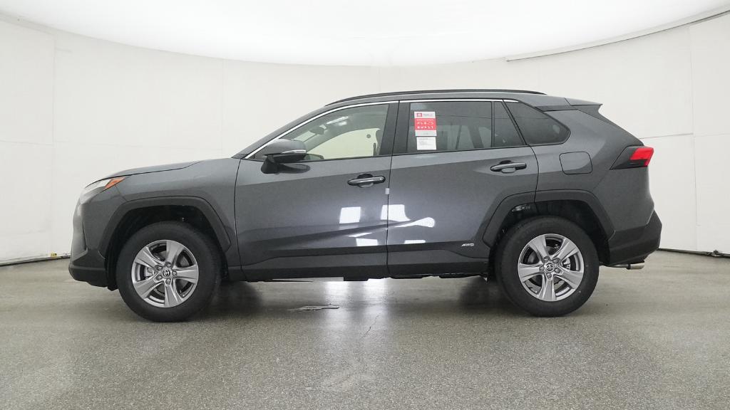 2025 Toyota RAV4 Hybrid XLE photo 10