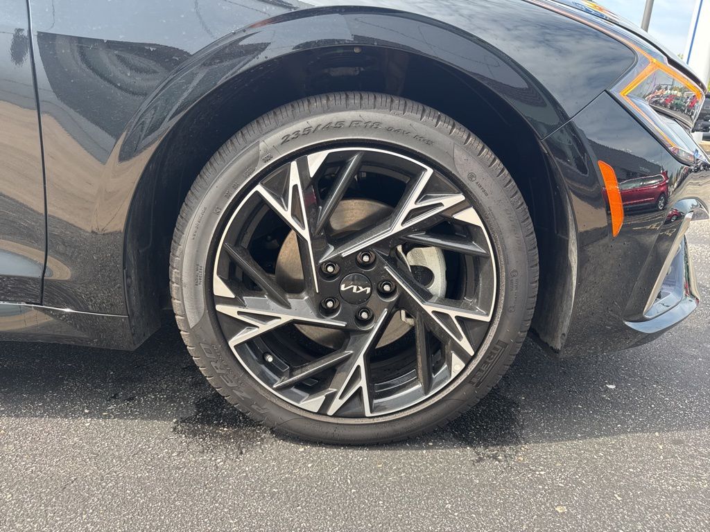 2025 Kia K5 GT-Line photo 4