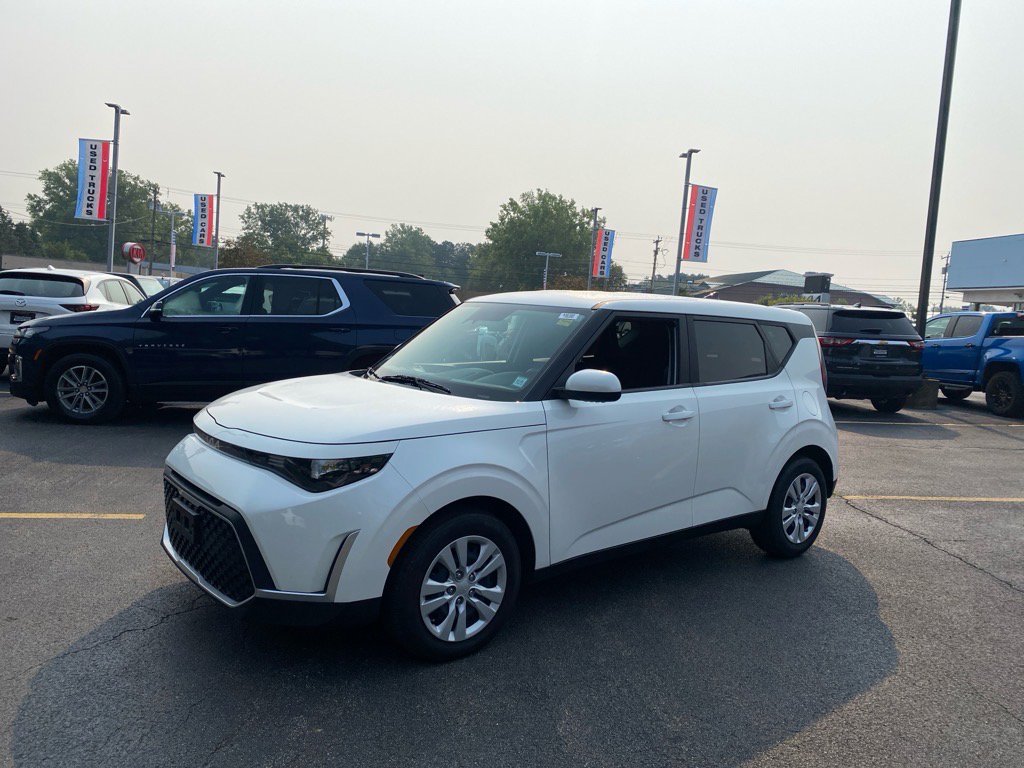 2023 Kia Soul LX photo 3