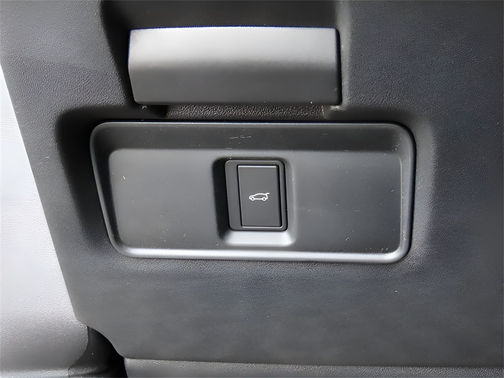 2025 Land Rover Discovery Sport S photo 39