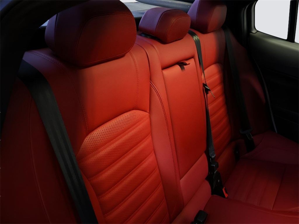 2025 Alfa Romeo Giulia Base photo 15