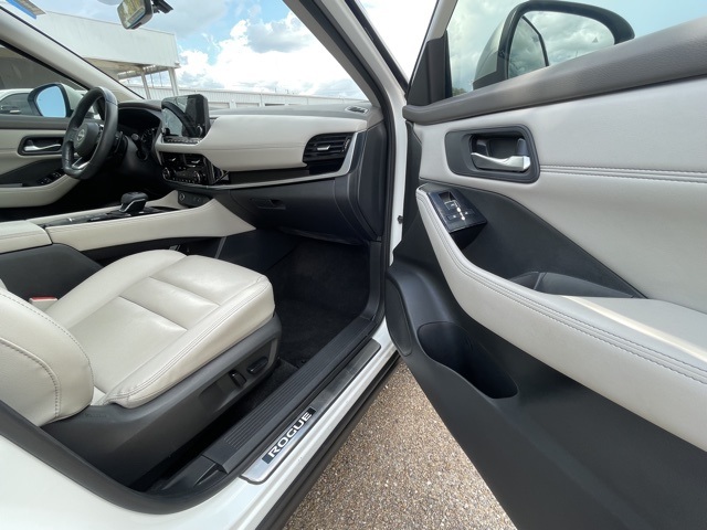 2023 Nissan Rogue SL photo 22