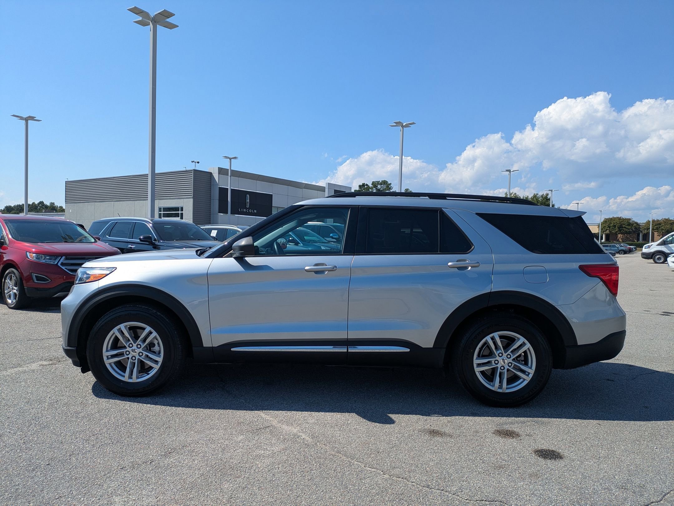 2022 Ford Explorer XLT photo 7