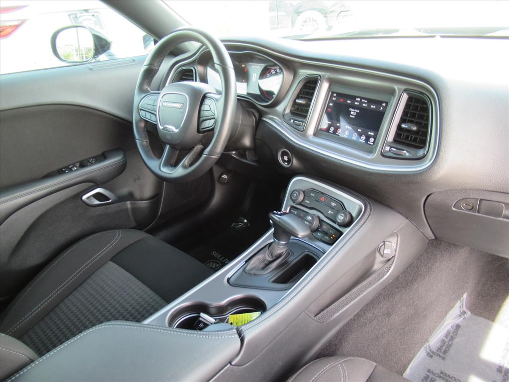 2022 Dodge Challenger SXT photo 11