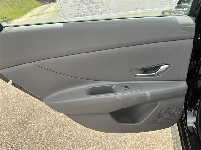 2025 Hyundai Elantra SEL Sport photo 21