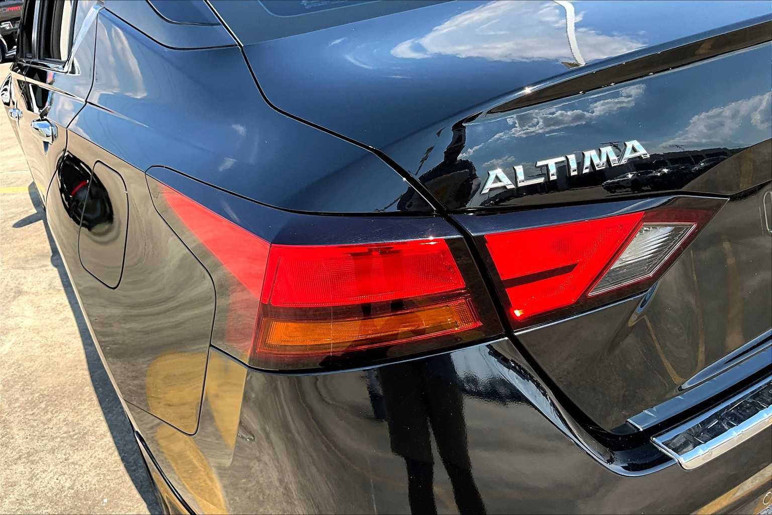 2022 Nissan Altima 2.5 SV photo 28
