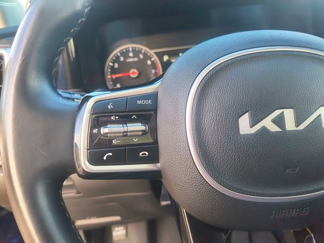 2023 Kia Sorento S photo 3