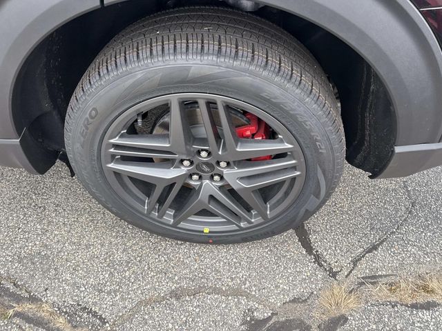 2026 Ford Explorer ST-Line photo 2