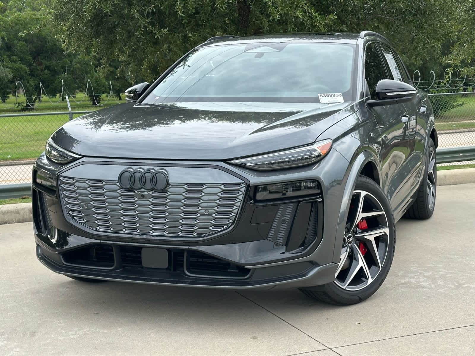 2025 Audi SQ6 e-tron Premium Plus