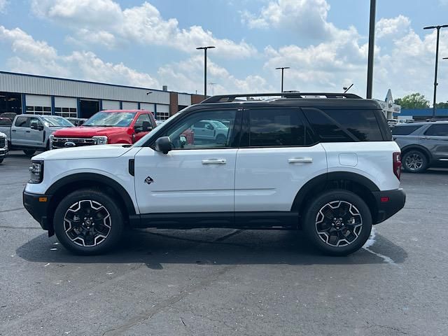 2025 Ford Bronco Sport Outer Banks photo 3