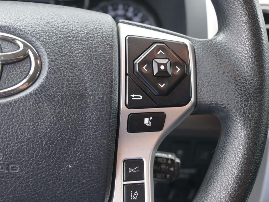 2018 Toyota Tundra SR5 photo 8