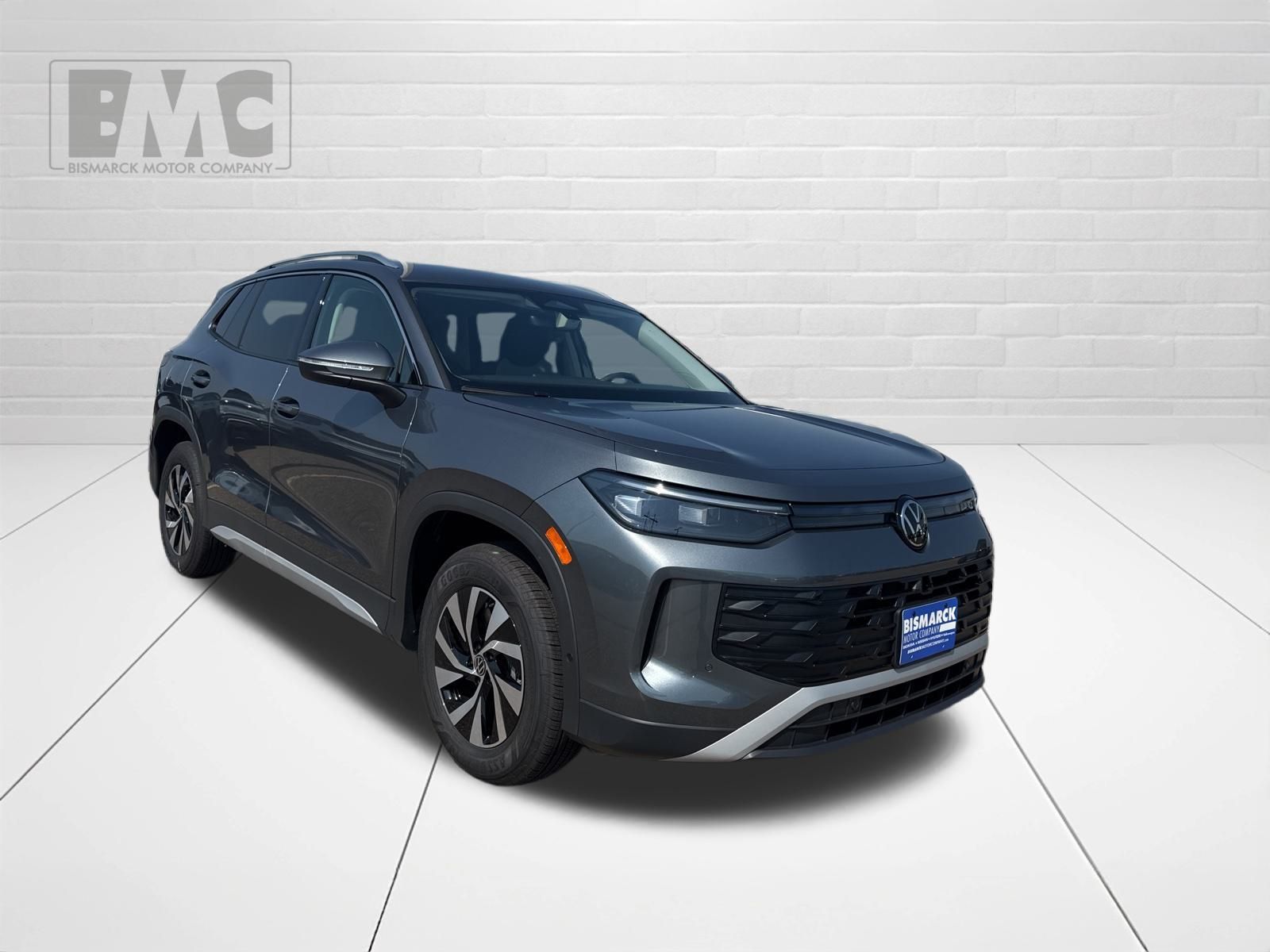 2025 Volkswagen Tiguan S photo 2