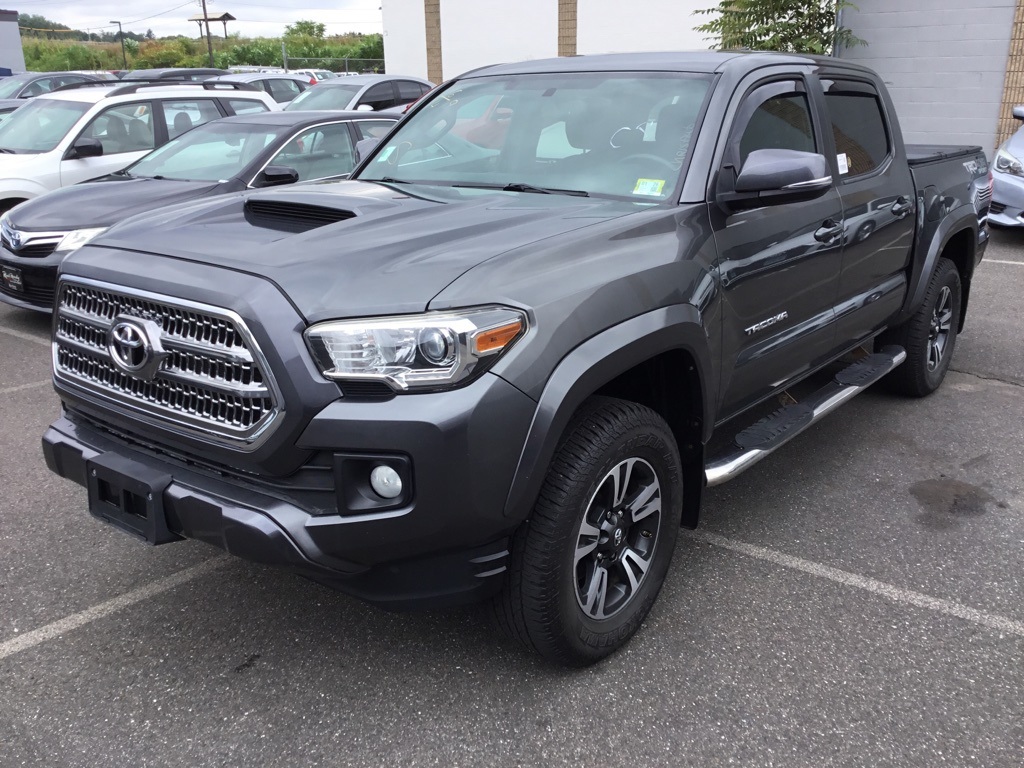 2016 Toyota Tacoma TRD Sport 4x4 photo 3