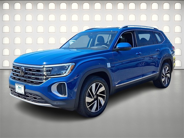 2025 Volkswagen Atlas SEL photo 2