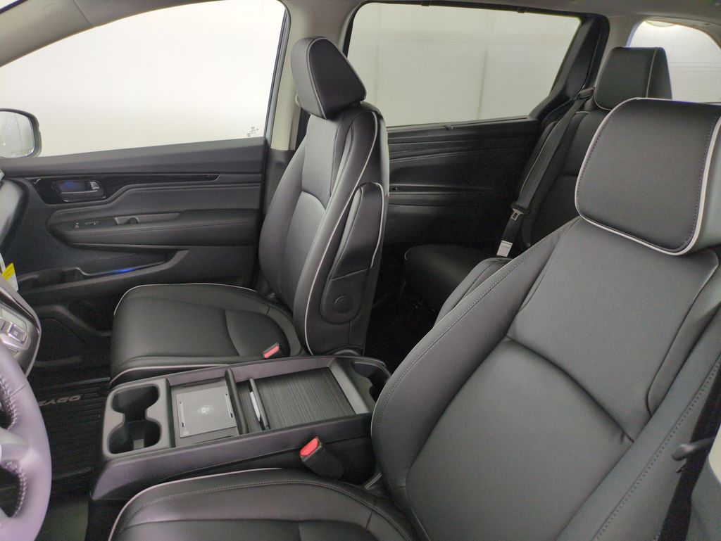 2026 Honda Odyssey Touring photo 9