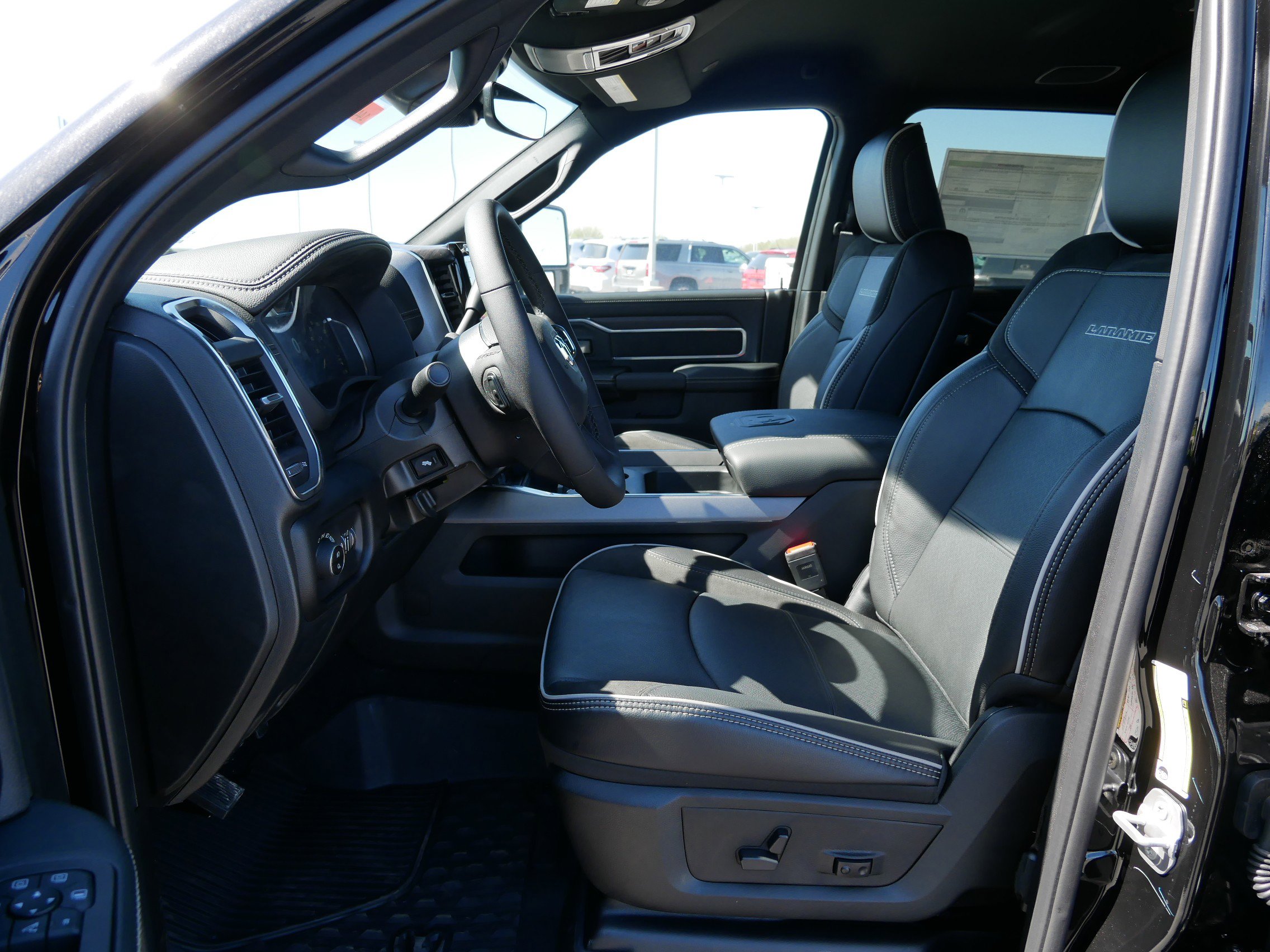2025 Ram 2500 Laramie photo 6