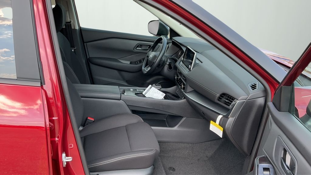 2026 Nissan Rogue S photo 15