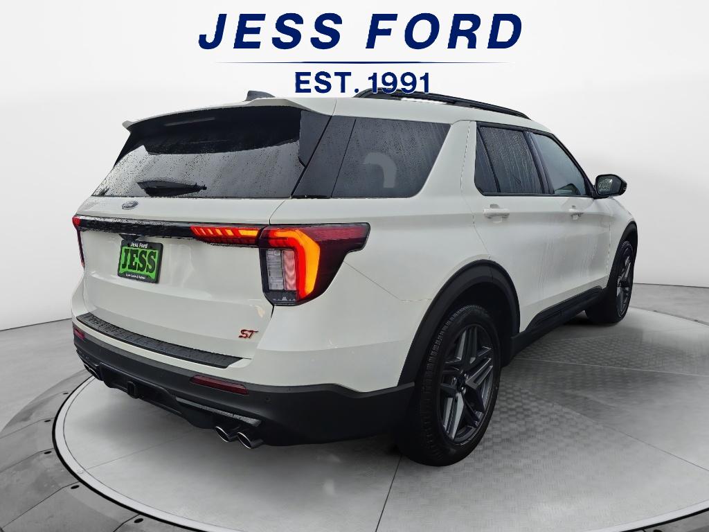 2026 Ford Explorer ST photo 4