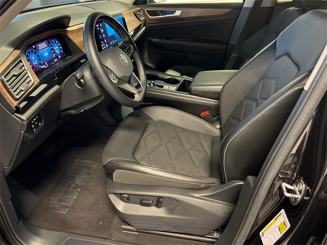 2024 Volkswagen Atlas SE photo 3