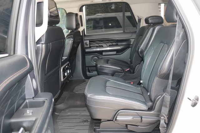 2020 Ford Expedition MAX Platinum photo 21