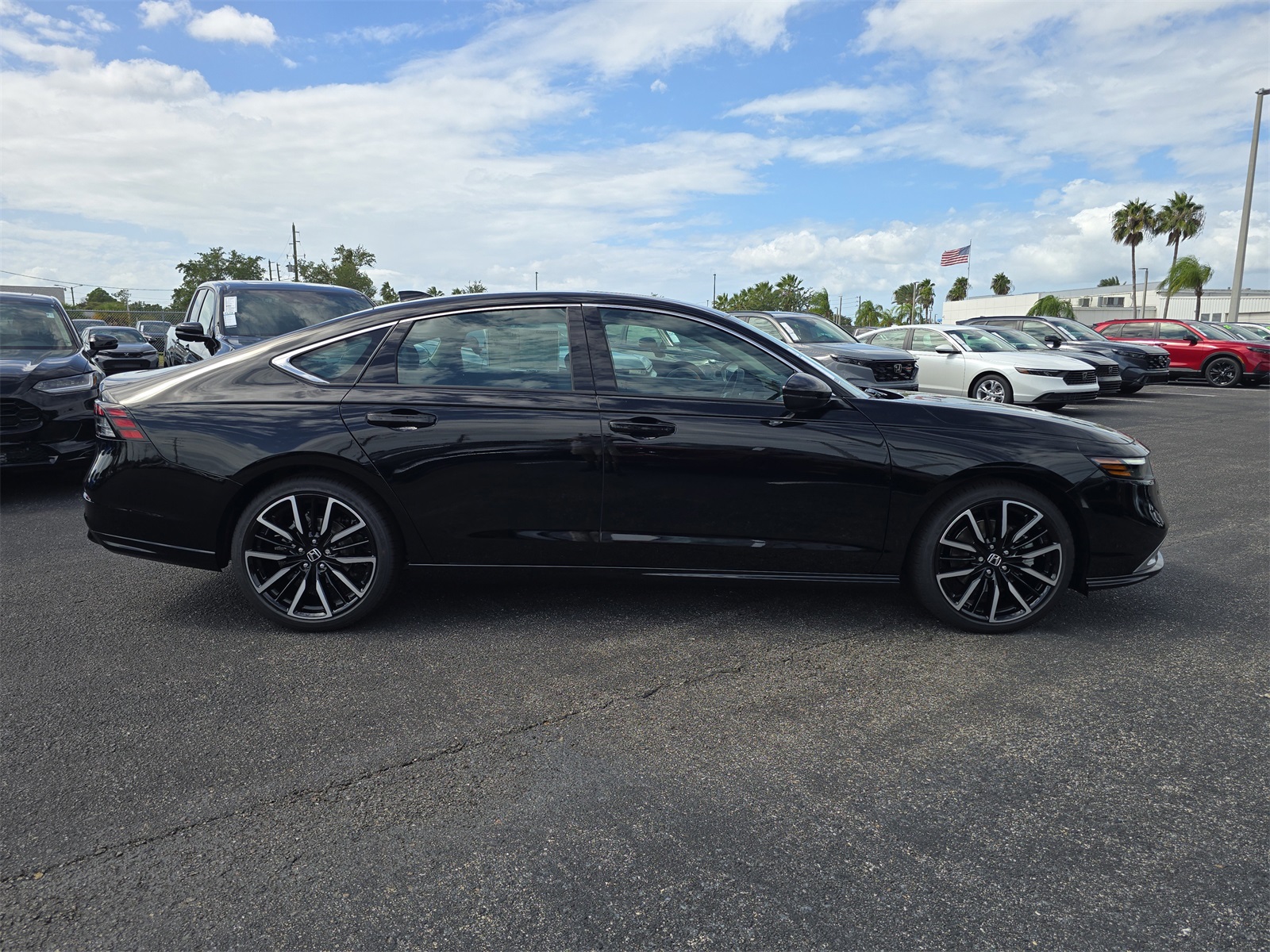 2025 Honda Accord Hybrid Touring photo 3