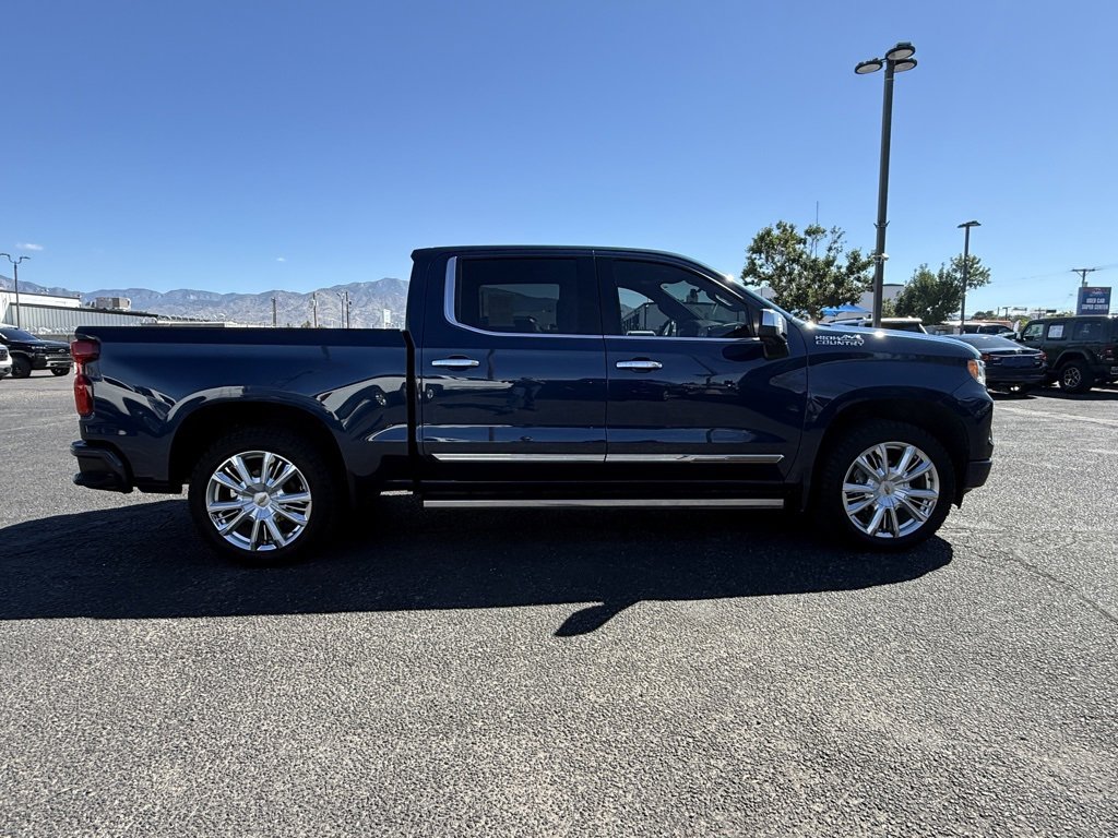 2022 Chevrolet Silverado High Country photo 4