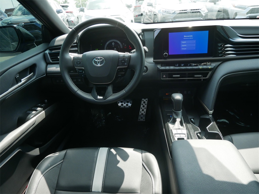 2025 Toyota Camry SE photo 11
