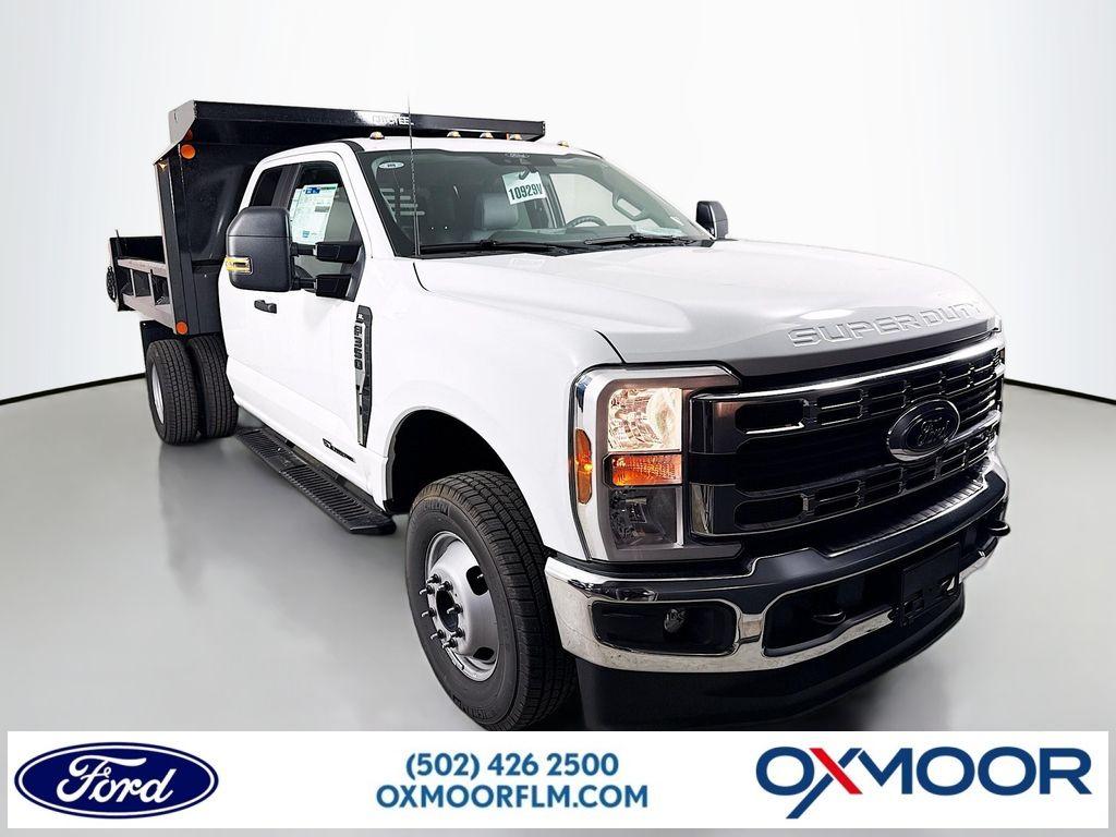 2025 Ford F-350 Super Duty Chassis Cab XL's photo