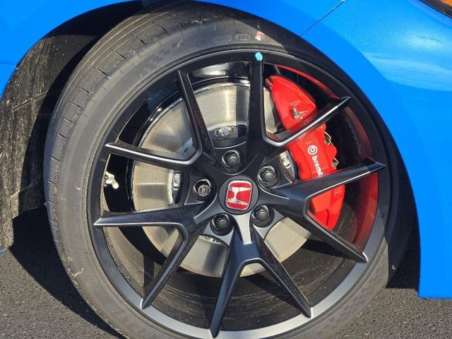 2025 Honda Civic Type R photo 2